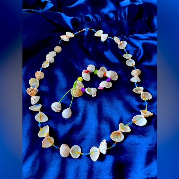 Handmade shell necklace and bracelet made in Burma/Myanmar - Picture 2 of 4